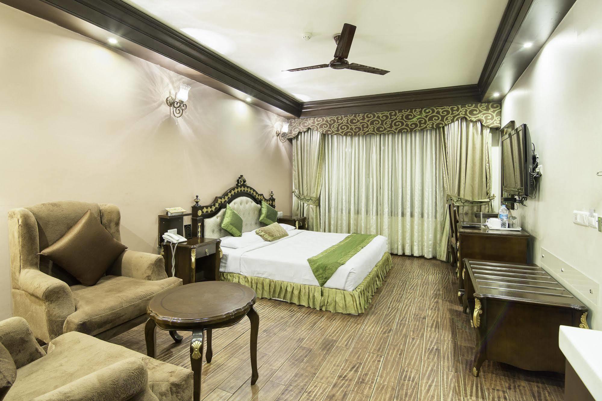 Hotel Treebo Tryst Royce New Friends Colony Nowe Delhi Zewnętrze zdjęcie