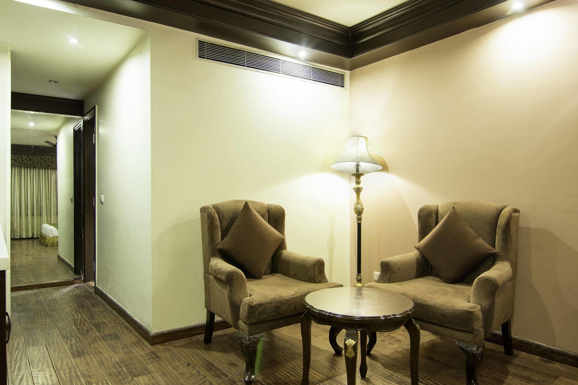 Hotel Treebo Tryst Royce New Friends Colony Nowe Delhi Zewnętrze zdjęcie