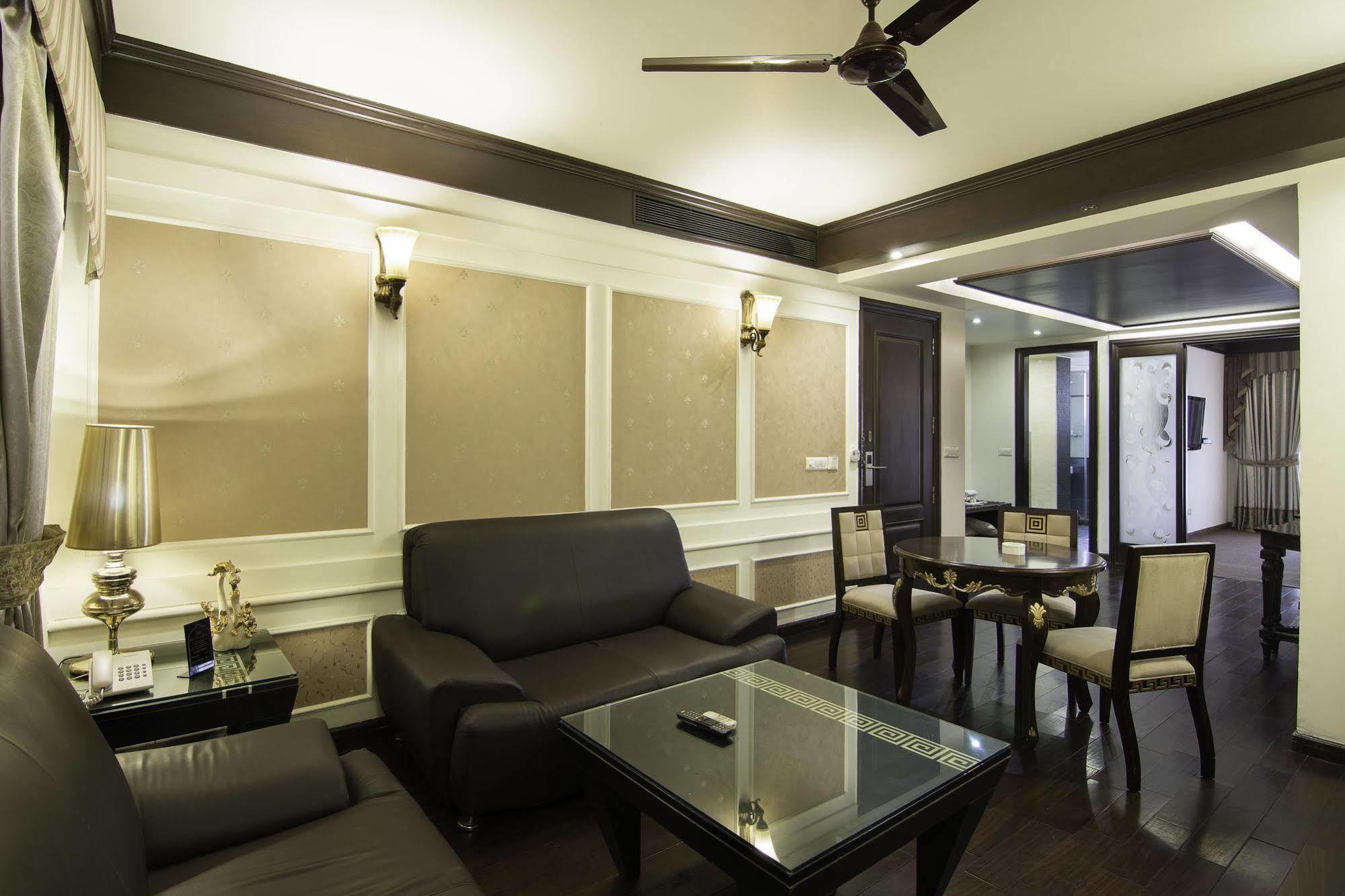 Hotel Treebo Tryst Royce New Friends Colony Nowe Delhi Zewnętrze zdjęcie