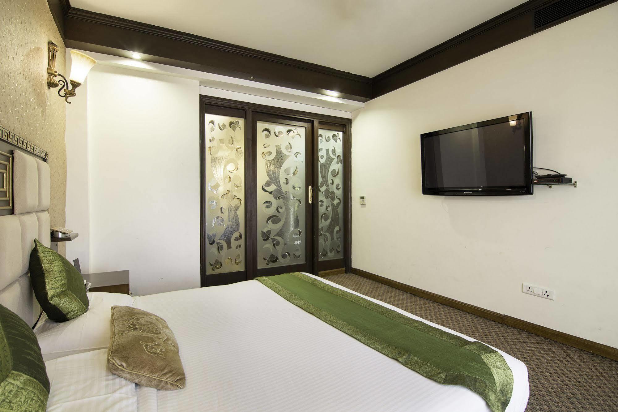 Hotel Treebo Tryst Royce New Friends Colony Nowe Delhi Zewnętrze zdjęcie